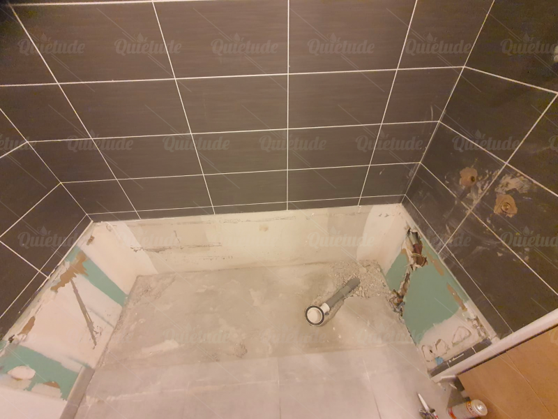 TRANSFORMATION D'UNE BAIGNOIRE EN BELLE DOUCHE SÉCURISÉE À MARSEILLE (13)