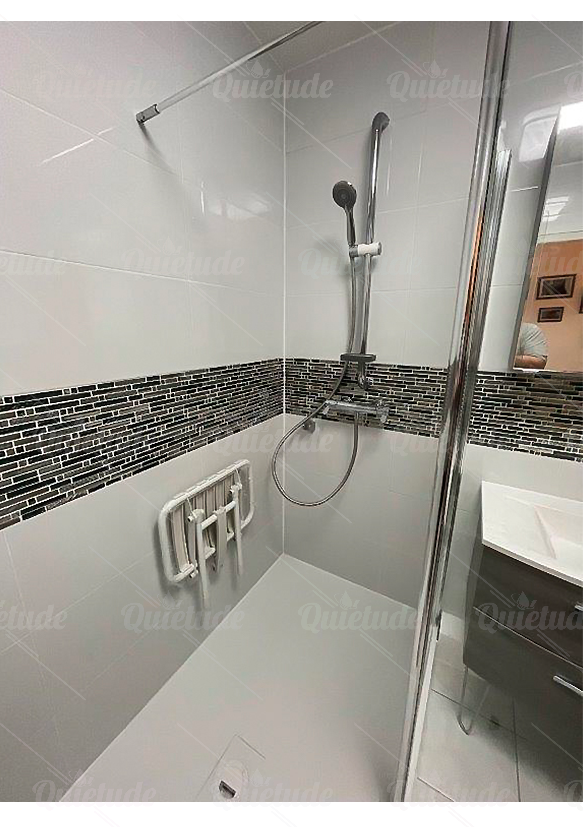 RÉNOVATION DE SALLE DE BAIN COMPLÈTE À SAINT-JUST SAINT-RAMBERS (42)