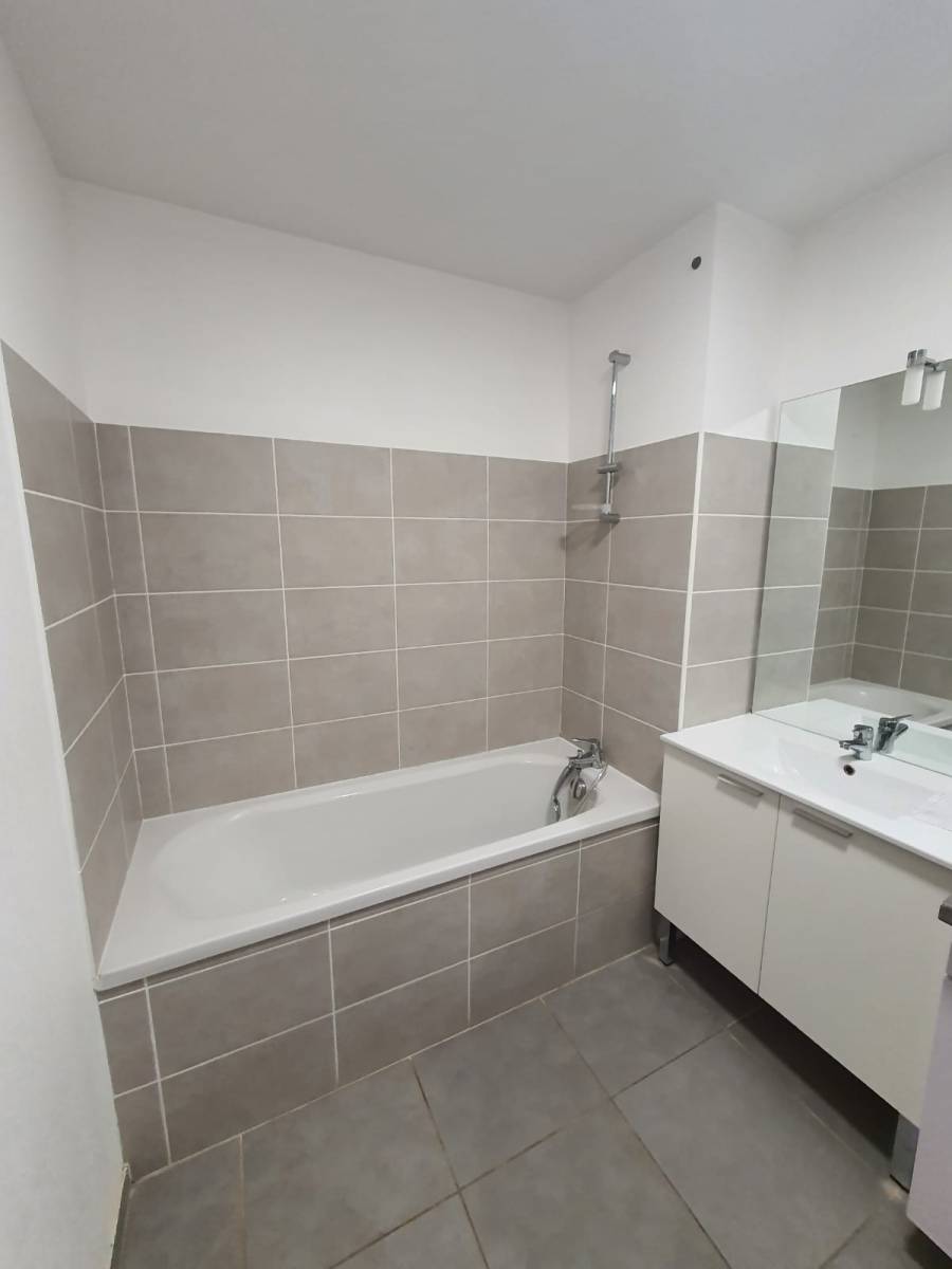 remplacement de baignoires en douche sécurisées pour les seniors et les PMR