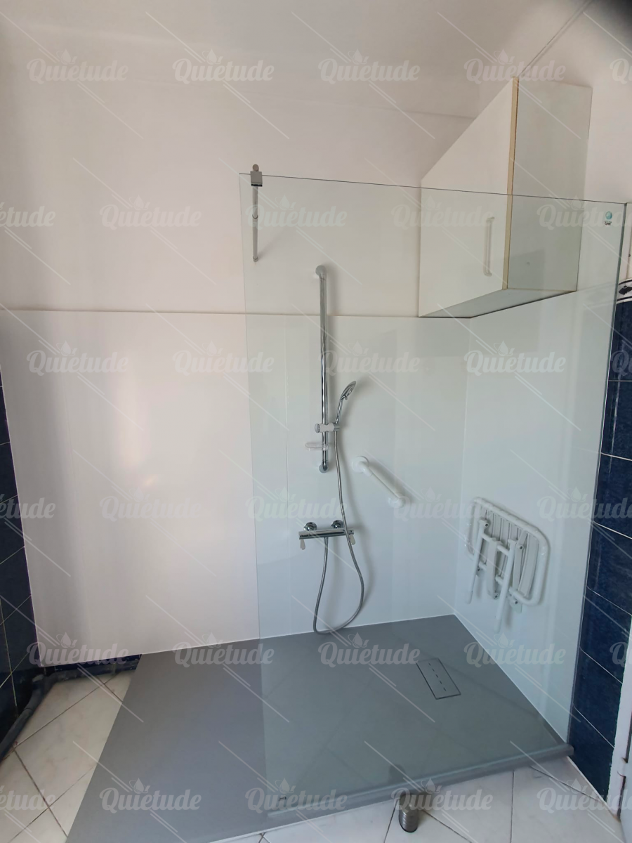 TRANSFORMATION D'UNE BAIGNOIRE EN BELLE DOUCHE SÉCURISÉE dans les Bouches du Rhone