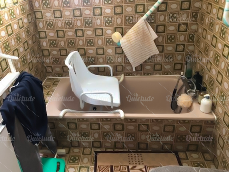 RÉNOVATION D'UNE BAIGNOIRE EN DOUCHE SÉCURISÉE À DUN-SUR-AURON (18)