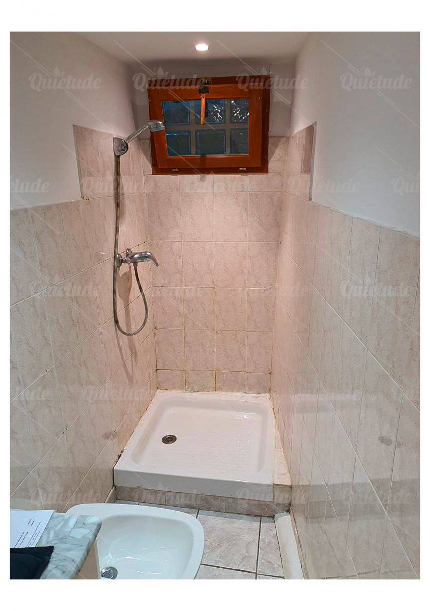 TRANSFORMATION D'UNE DOUCHE EN NICHE INADAPTÉE EN DOUCHE SÉCURISÉE À SALINDRES (30)