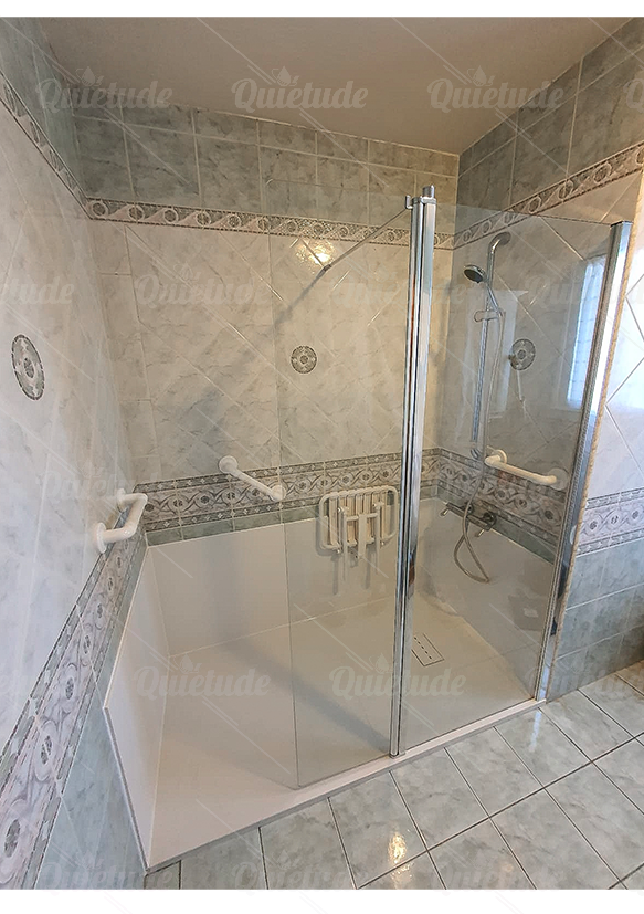 REMPLACEMENT D'UNE BAIGNOIRE PAR UNE DOUCHE SÉCURISÉE DANS À COULANGES LES NEVERS (56)